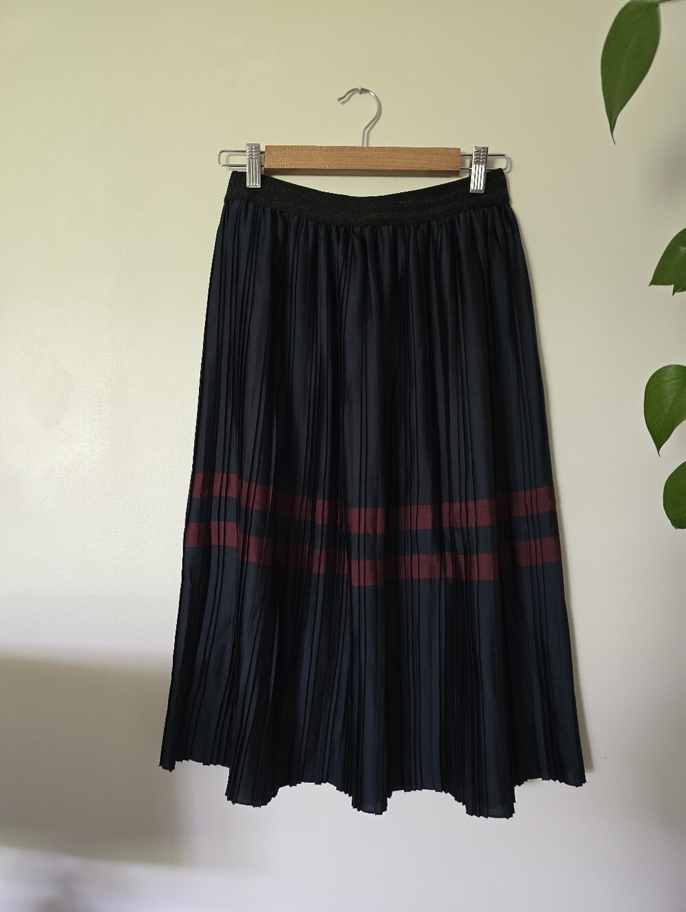 Zara Basic Size Small Navy Blue Pleated Womens Midi Skirt